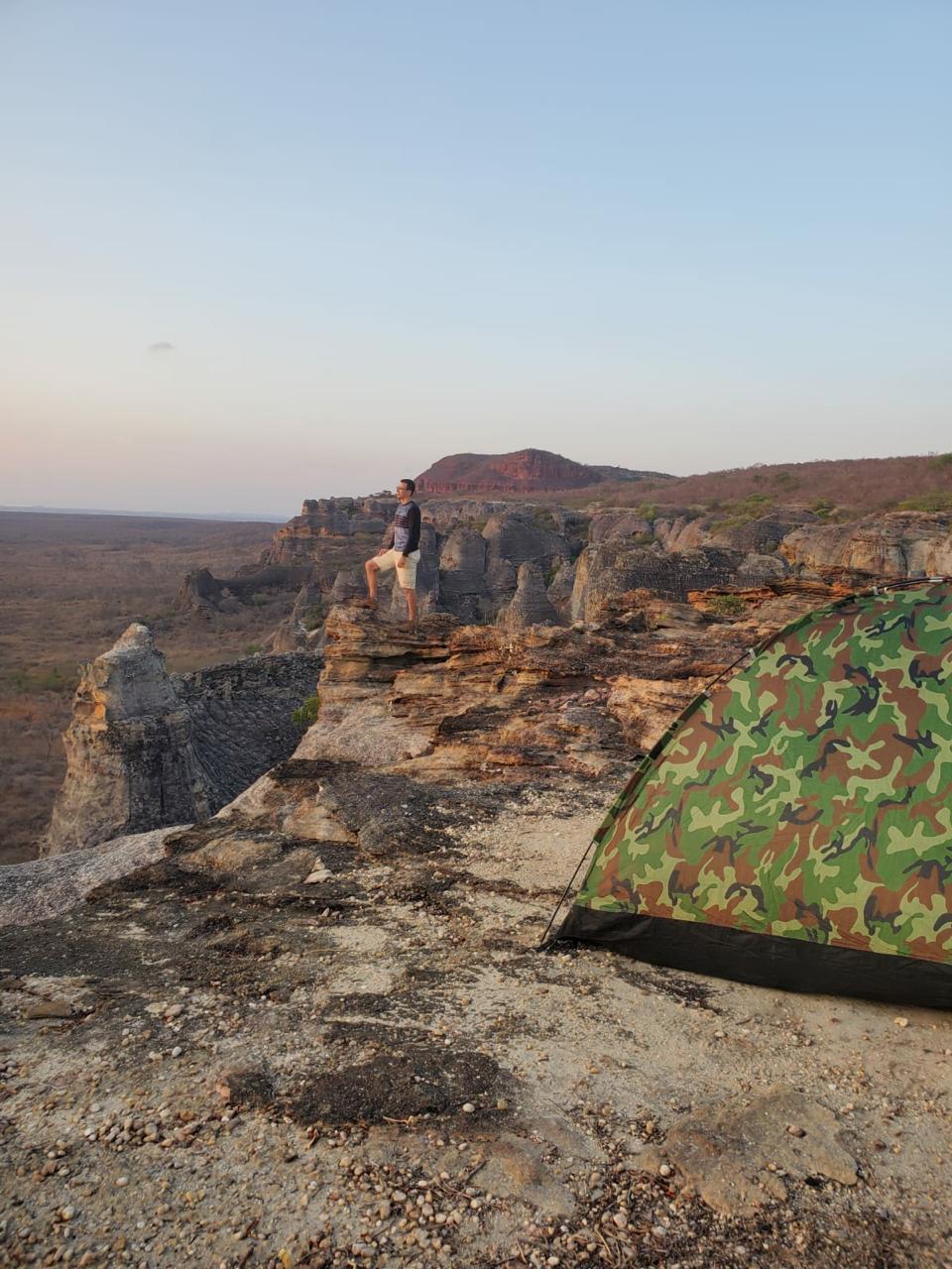 Área de camping com vista para os cânions