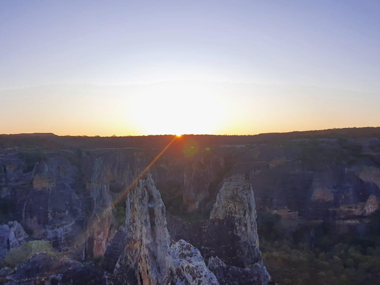 Pôr do sol visto do alto dos cânions
